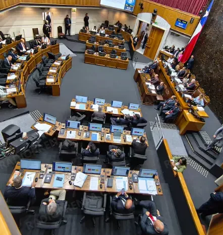 Empate en el Senado frena norma sobre secreto bancario y pasa a Comisión Mixta