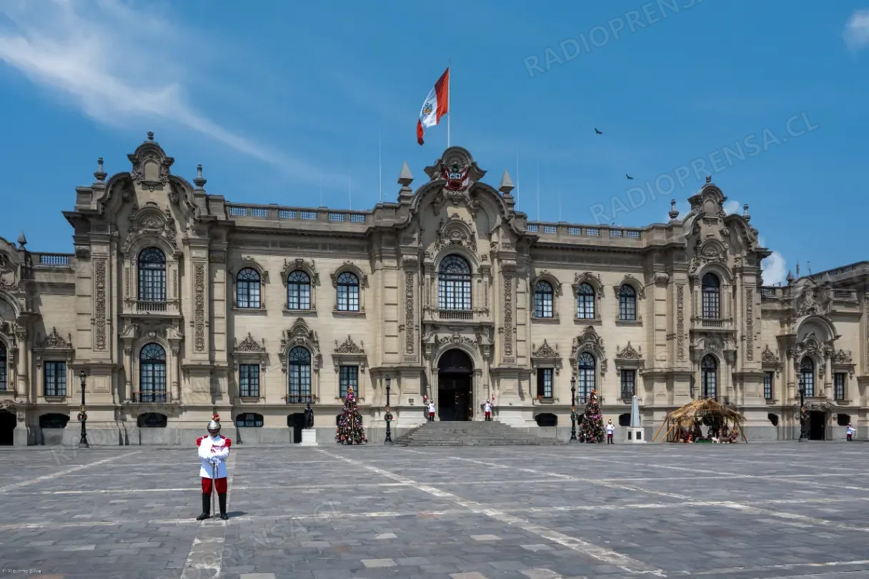 Keiko Fujimori conserva una mínima ventaja en la elección presidencial peruana