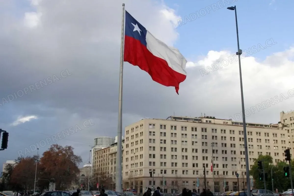 Día de la Bandera: ceremonia provoca desvíos en el centro de Santiago