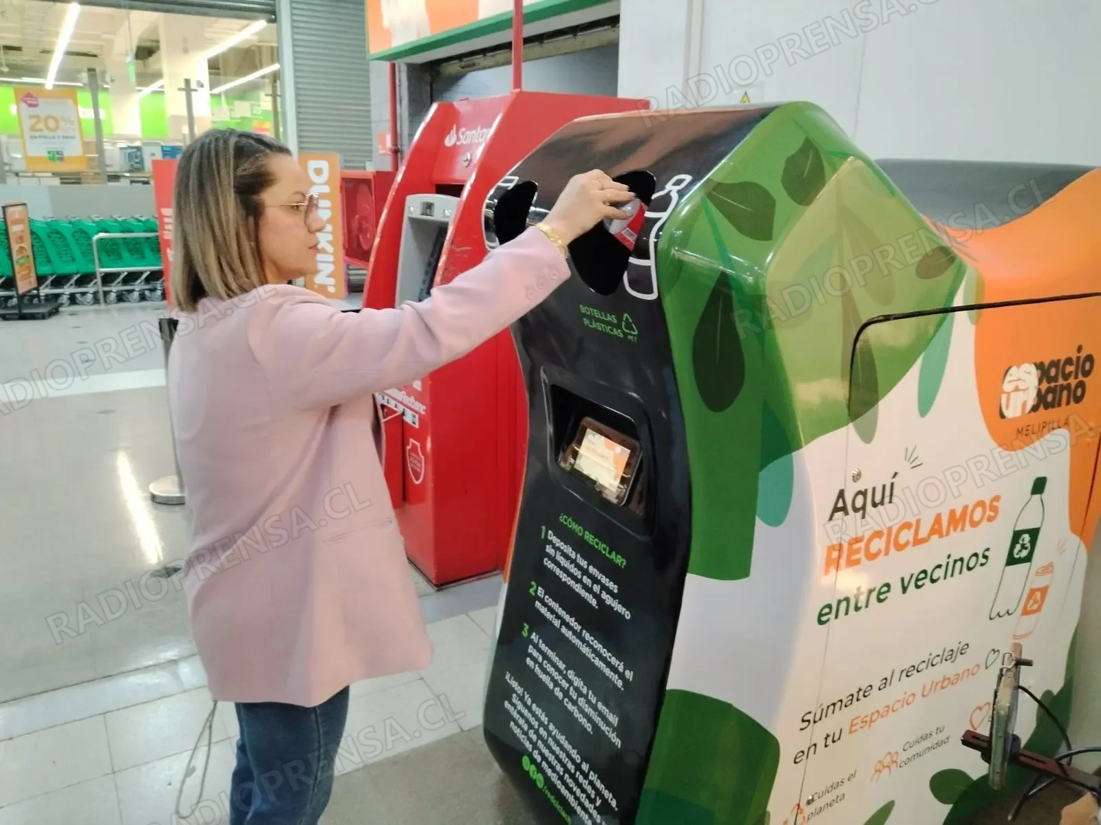 Inauguran primer contenedor inteligente que premia el reciclaje en Mall Espacio Urbano de Melipilla