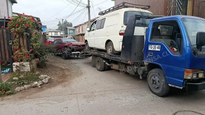 Municipalidad de Talagante saca de circulación vehículos abandonados en nuevos operativos sectoriales