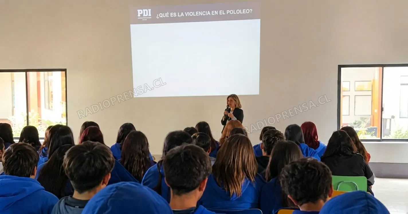 PDI entrega charla preventiva sobre violencia escolar y en el pololeo a estudiantes del Colegio Menesiano de Culiprán