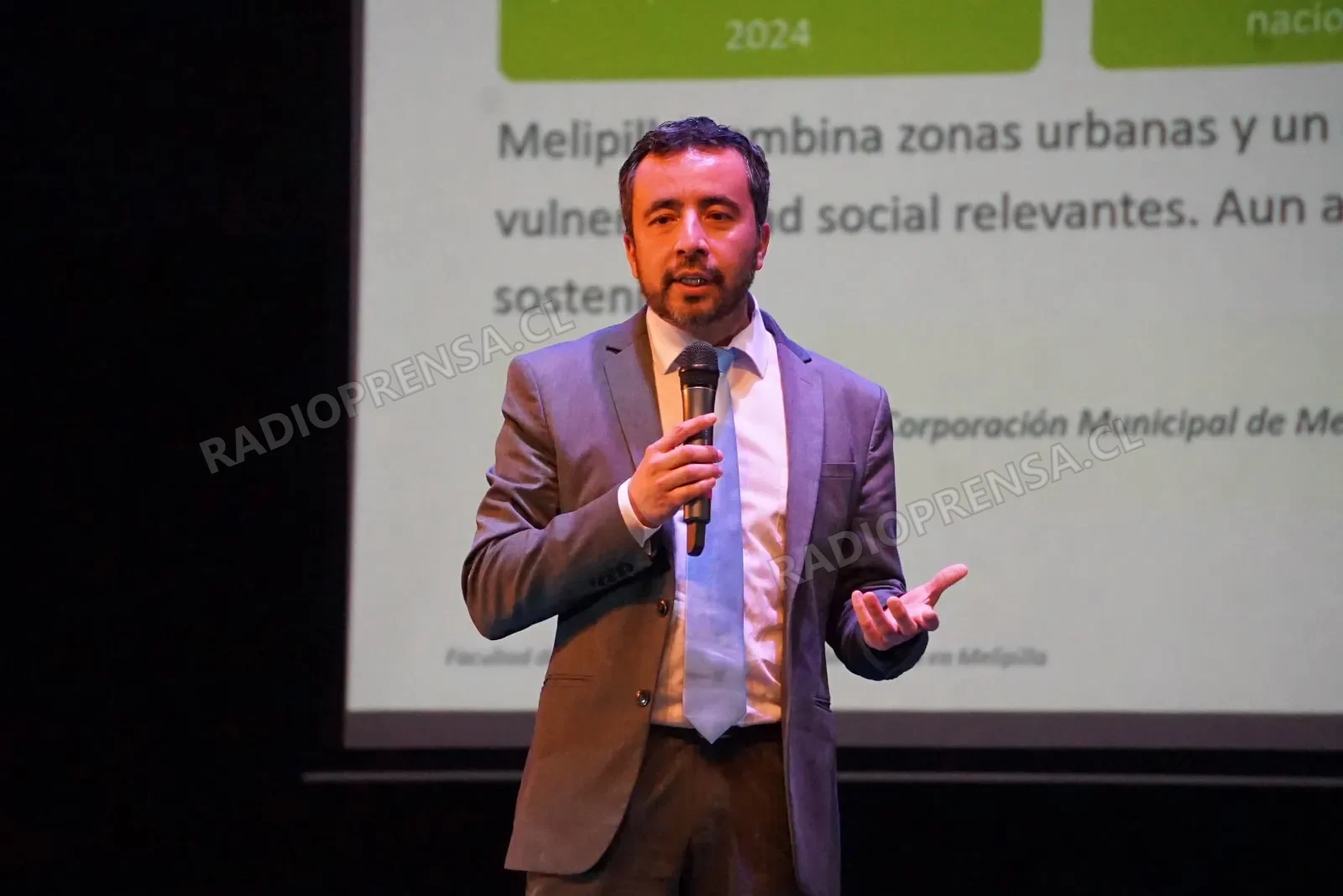 Realizan seminario en Melipilla para analizar los impactos del traspaso de la educación municipal al SLEP