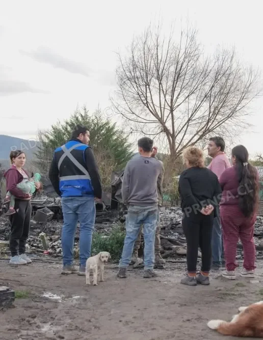 Municipio entrega apoyo inmediato a familia afectada por incendio en Las Tinajas