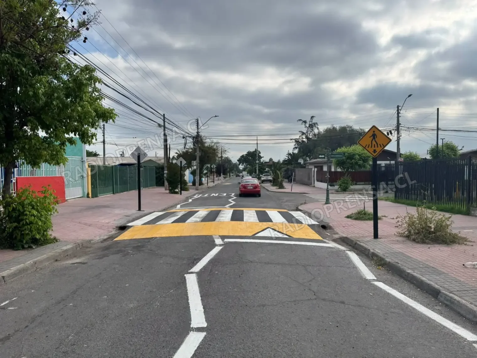 Talagante refuerza la seguridad vial con la instalación de resalto plano en sector escolar