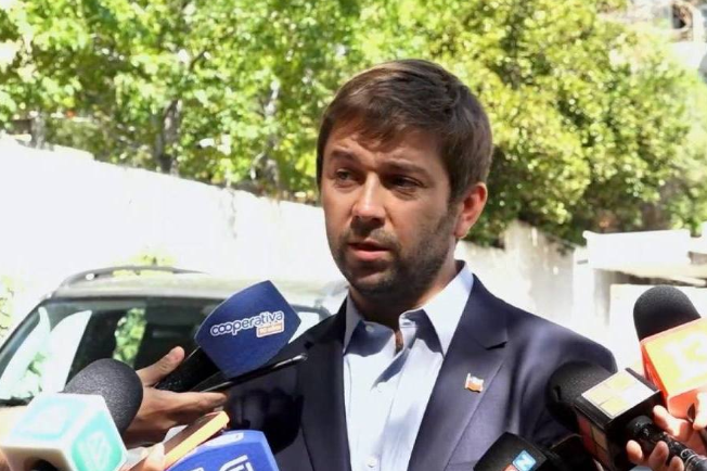 Diputados UDI piden postergar permiso de circulación y contribuciones por alza de combustibles