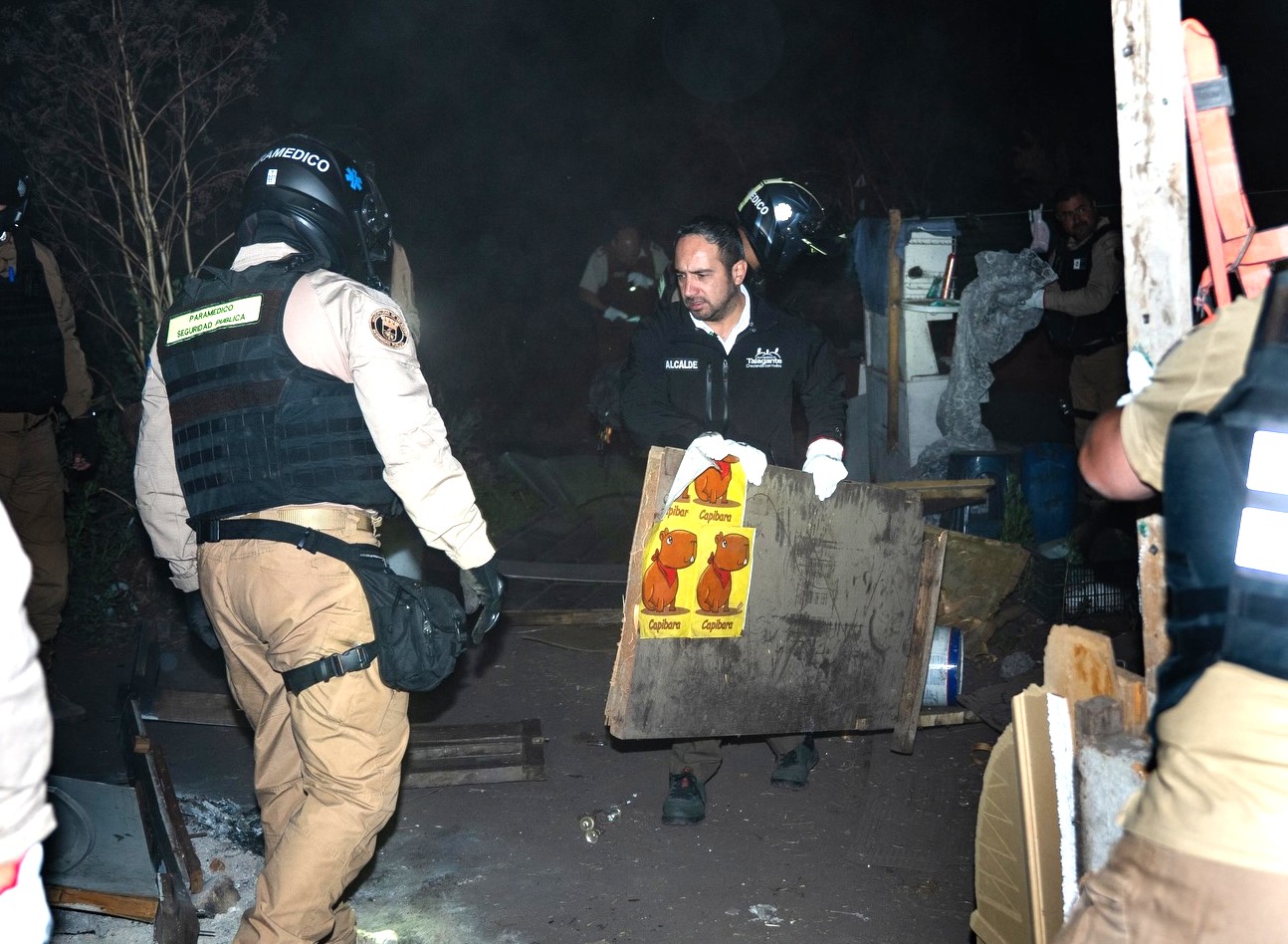 Con retroexcavadoras y contingente policial: Así fue la intervención anoche en el sector poniente de Talagante