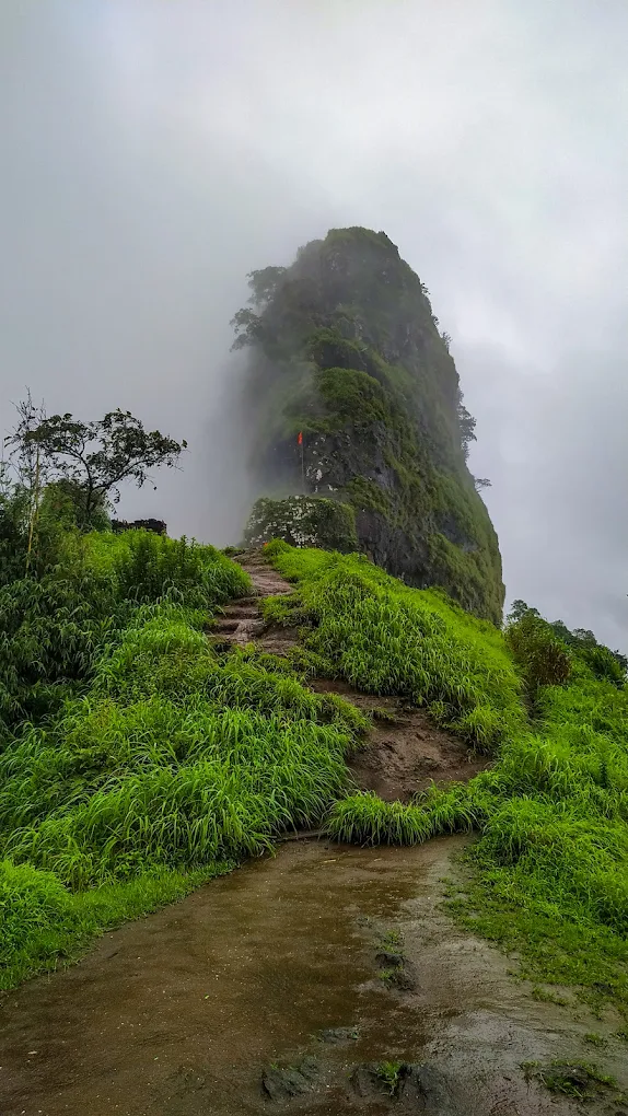 Kothaligad Fort (Peth Fort) in Karjat, Raigad