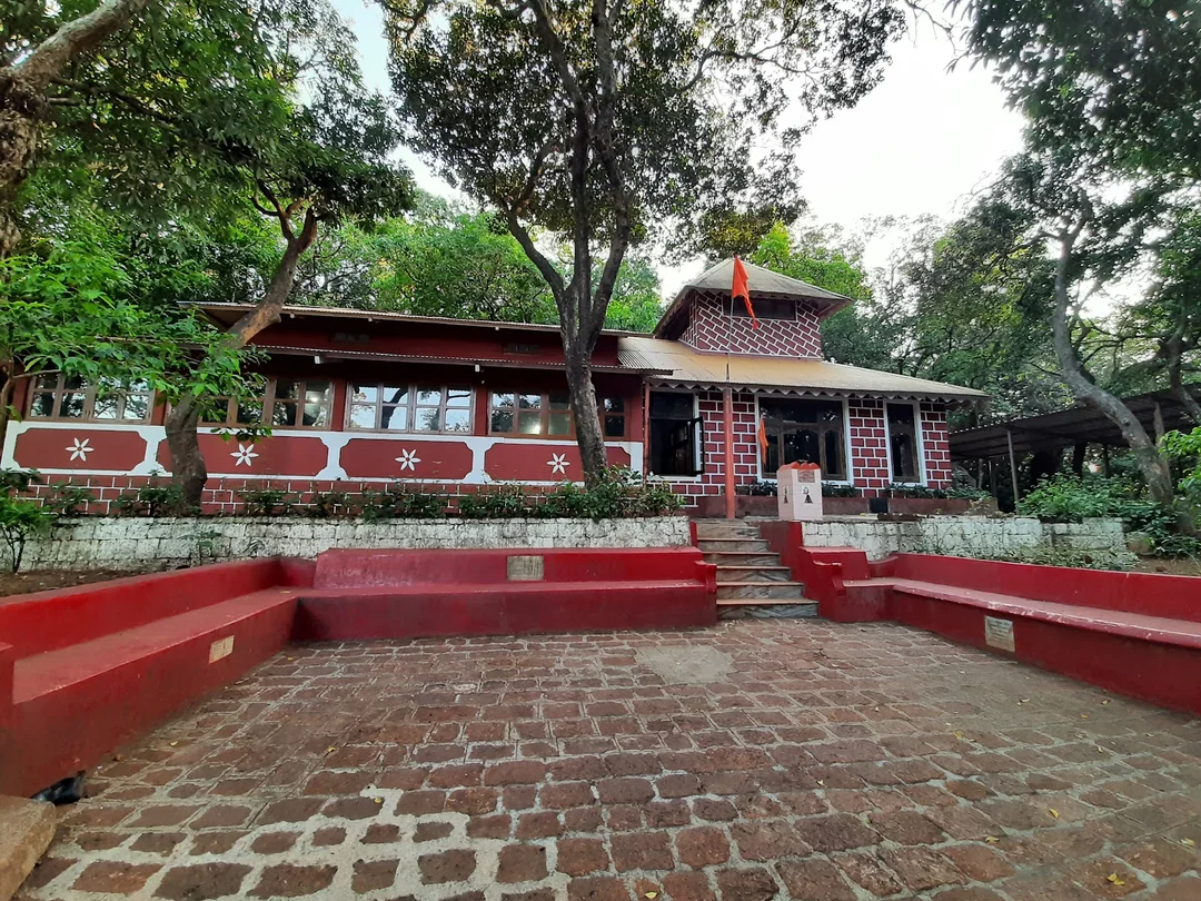 Pisarnath Mahadev Mandir in Karjat, Raigad