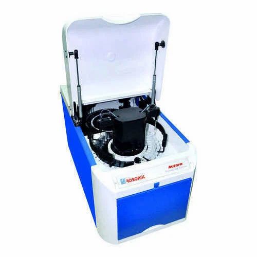 Robonik Random Access Biochemistry Analyzer