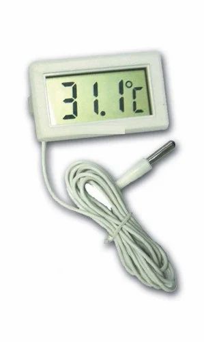 PM10 Digital Thermometer