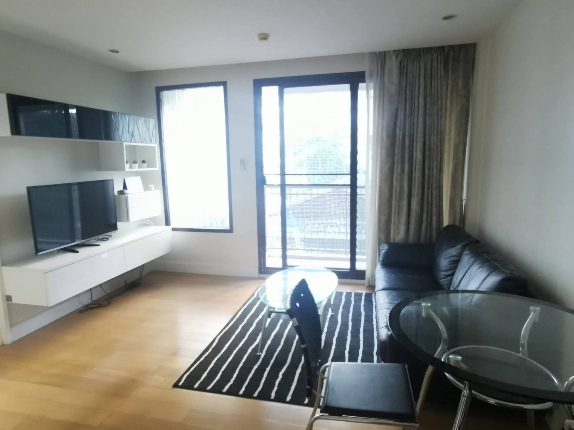 Collezio Sathorn Pipat