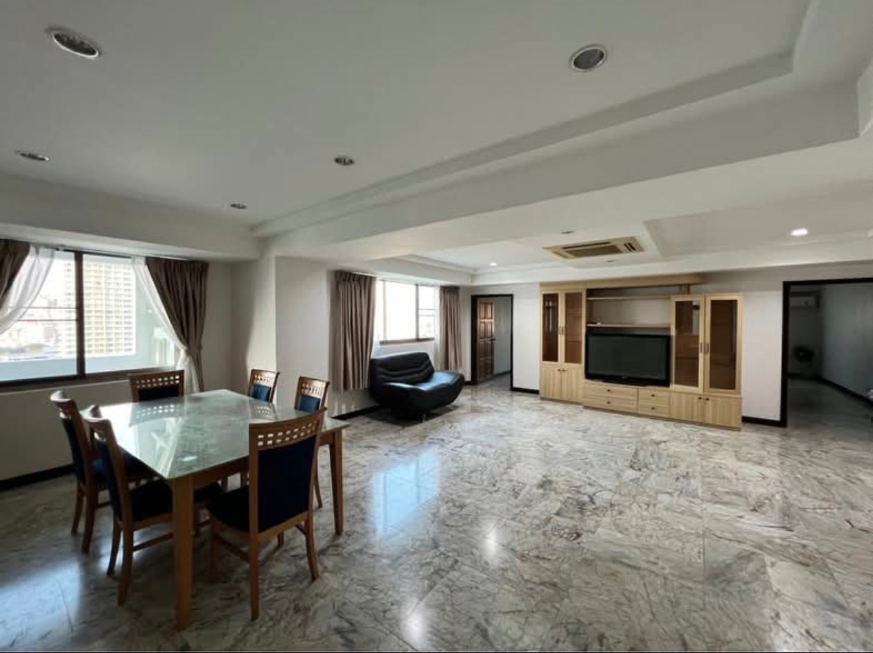 For Rent/Royal Castle Sukhumvit 39