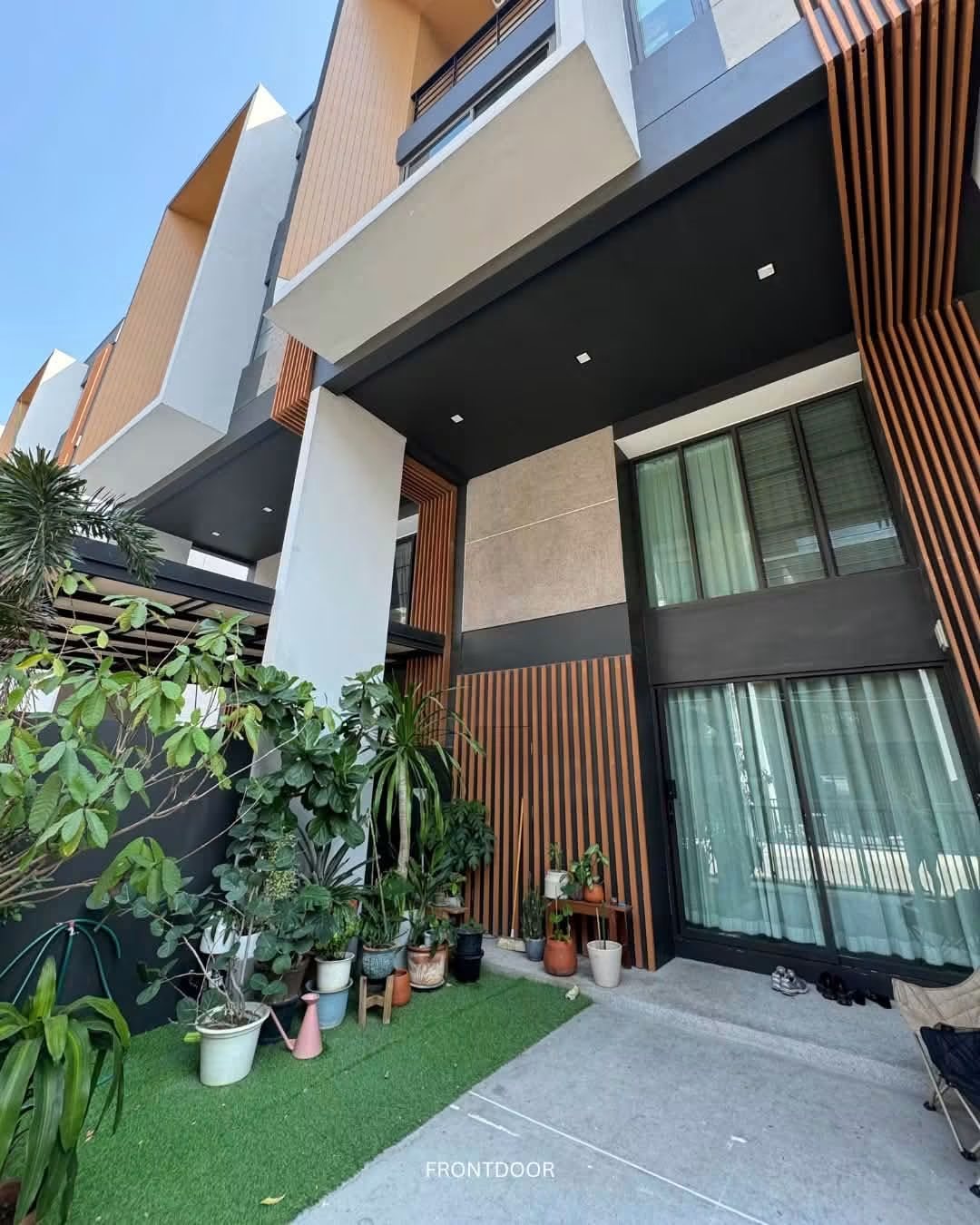 For Rent/Sale Townhouse Shizen Pattanakarn 32