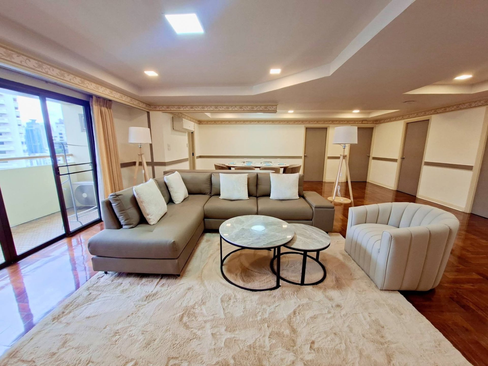 DH GRAND TOWER SUKHUMVIT 39