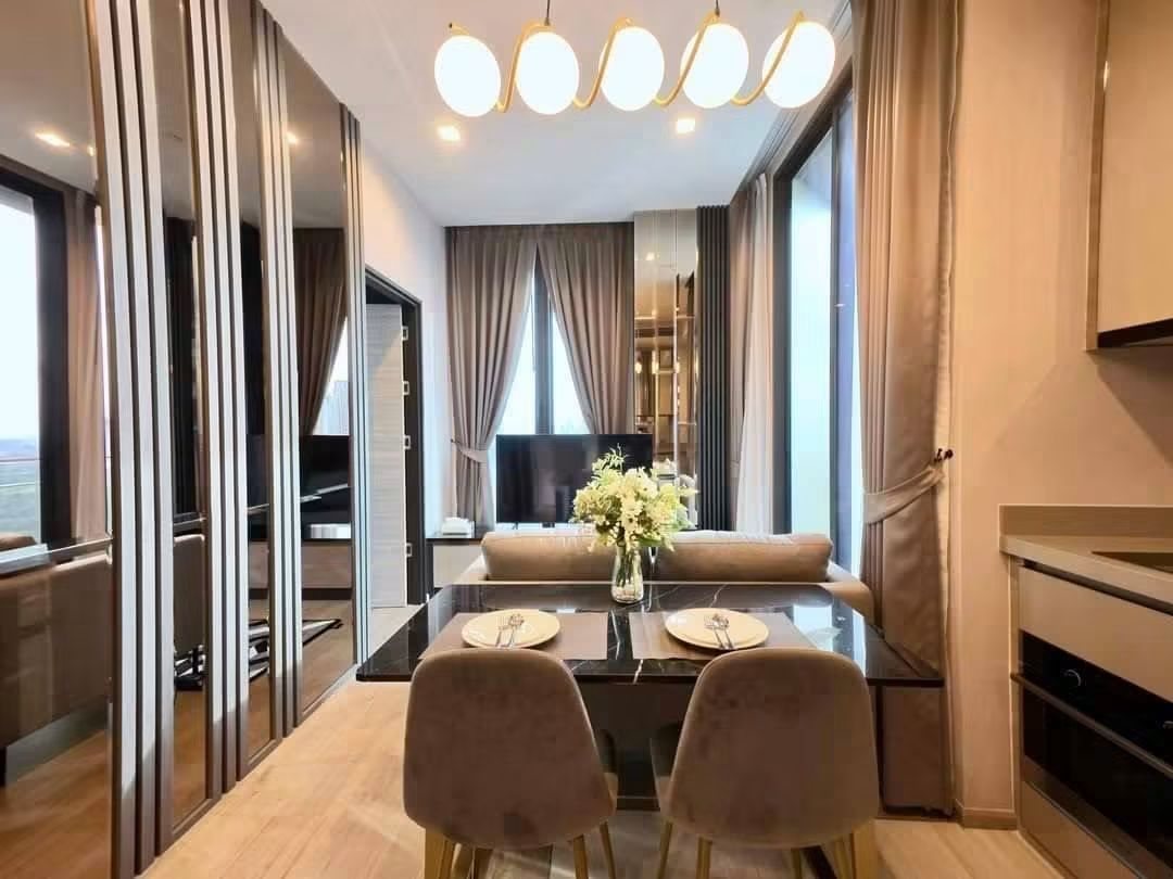 The Crest Park Residences