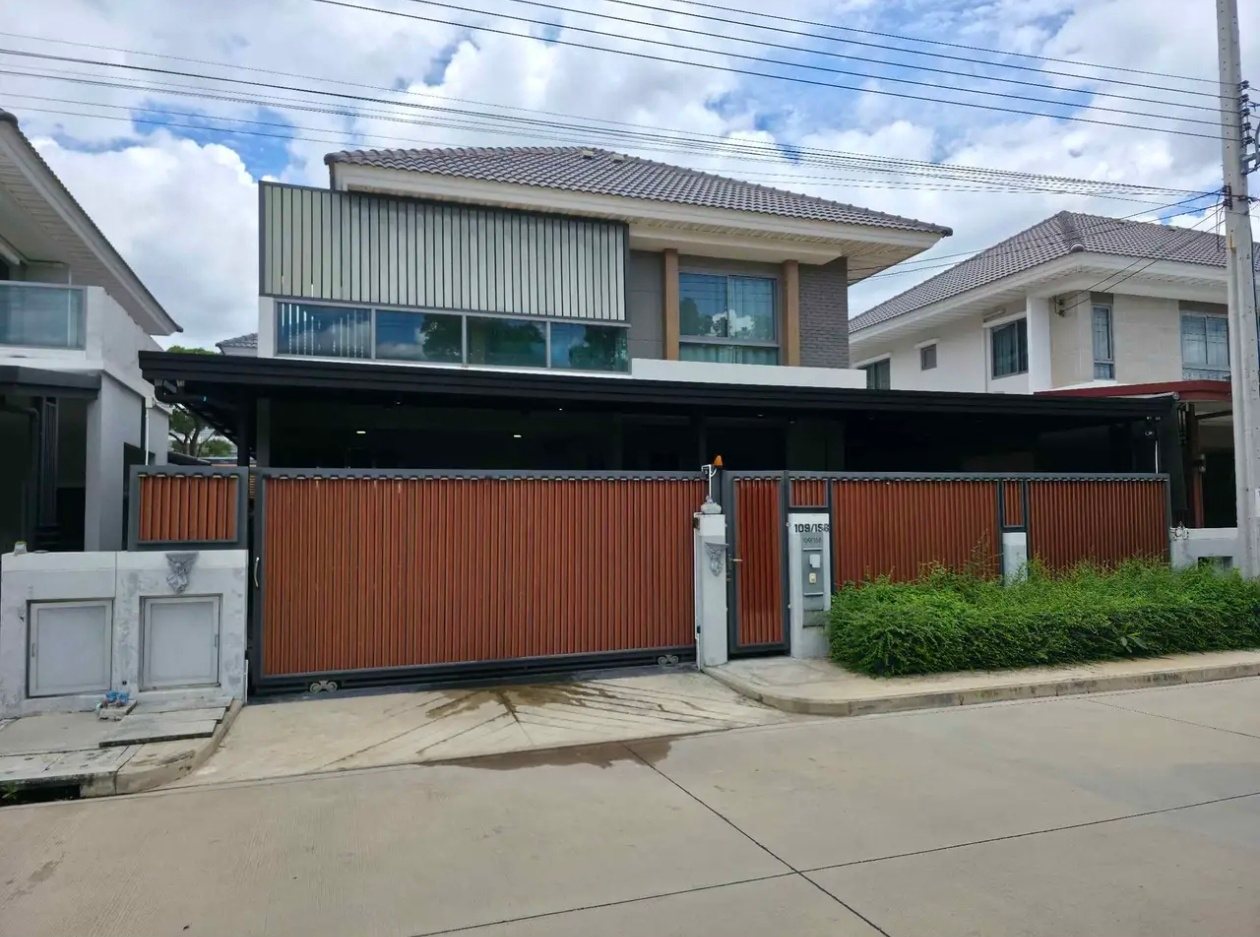 For Rent/House at Perfect Place Phase 9
