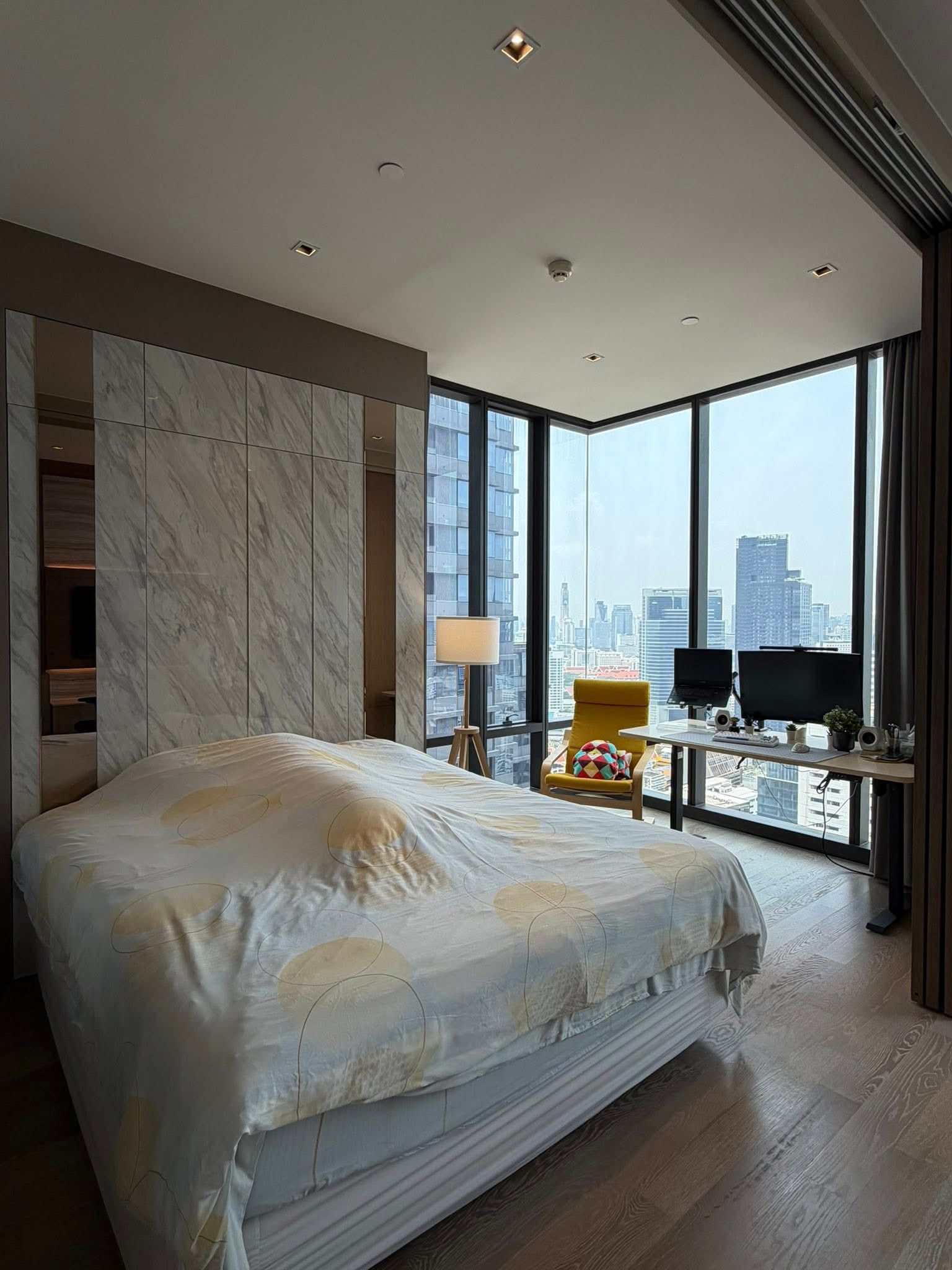 Ashton Silom