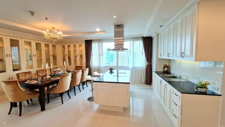 Piyathip Place Serviced Apartment
