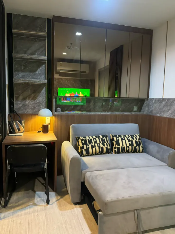 Life Asoke Rama 9