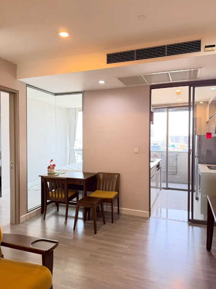 The Room Rama 4