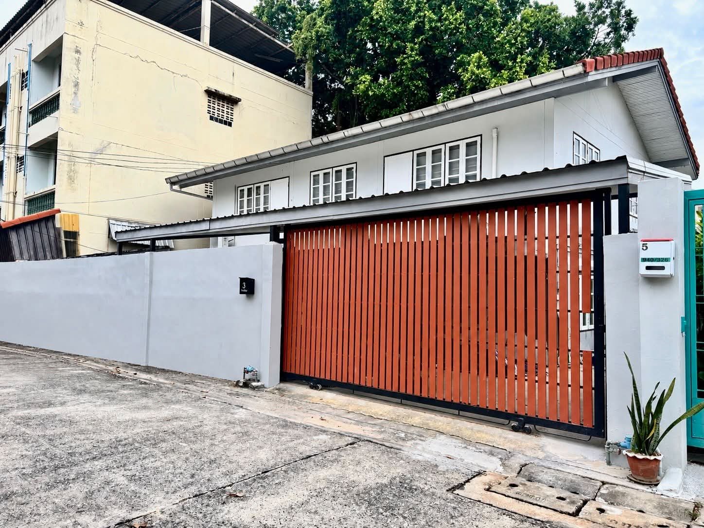 Renovated 3-Bedroom Pet-Friendly House in Udom Suk