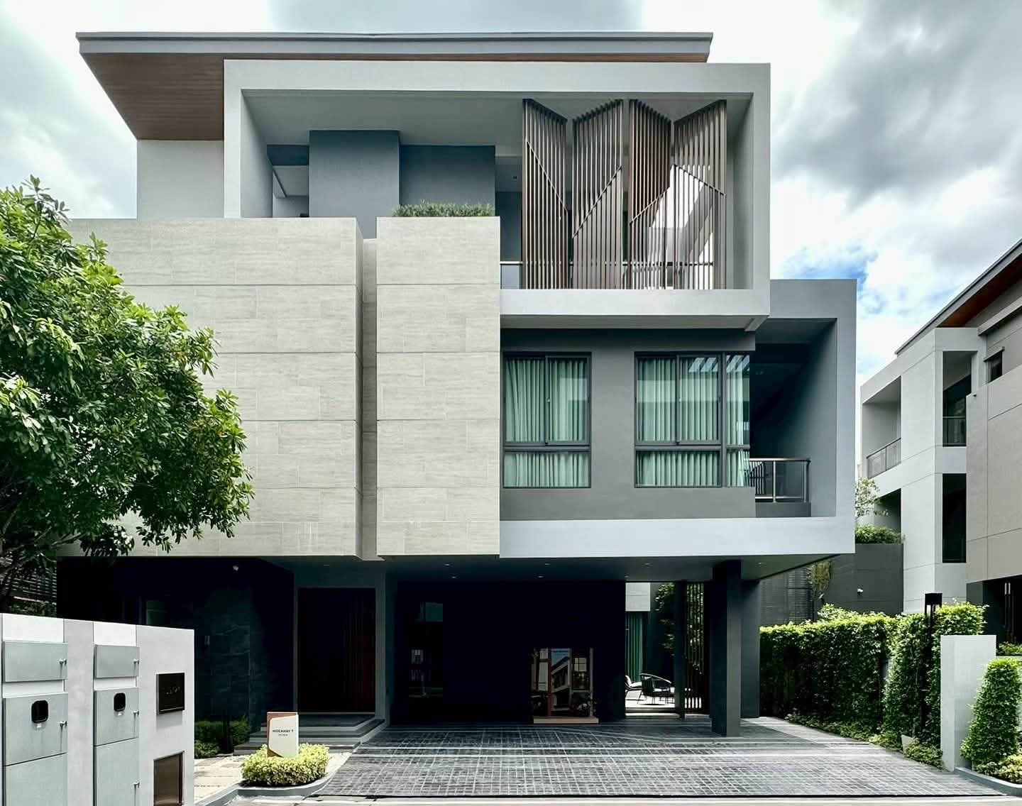 The Gentry Pattanakarn 2