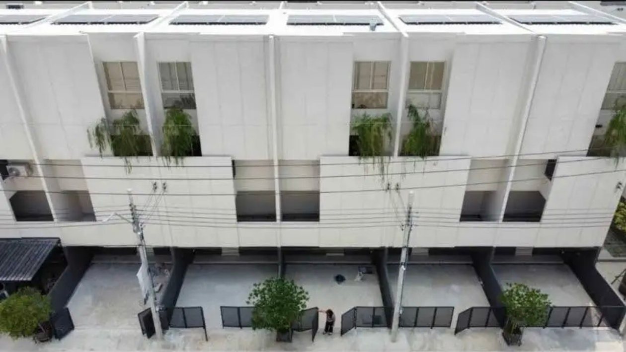 Townhouse for rent/Nue Verse Krungthep Kreetha