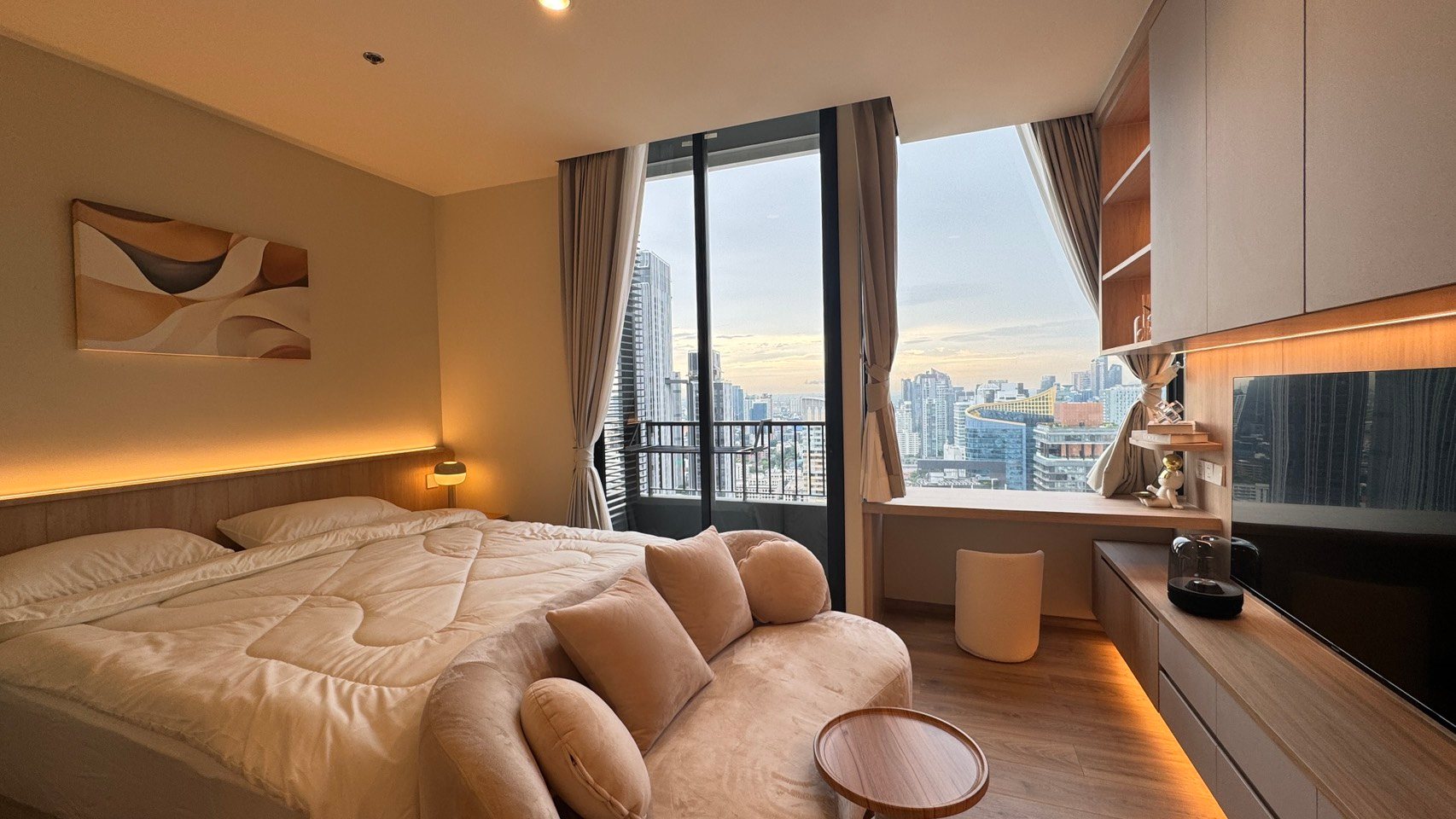 RENT I Noble Form Thonglor