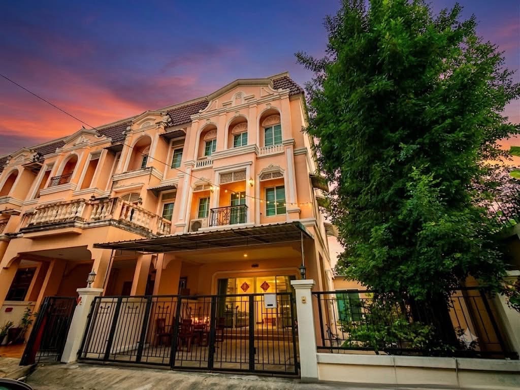 URBAN SATHORN (Marcopolo Villa) เออเบิ้น สาทร