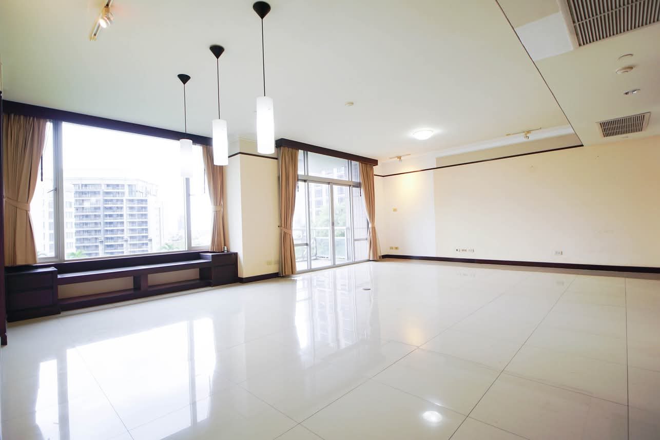 Sale /Alll Seasons Mansion Wireless Road 3