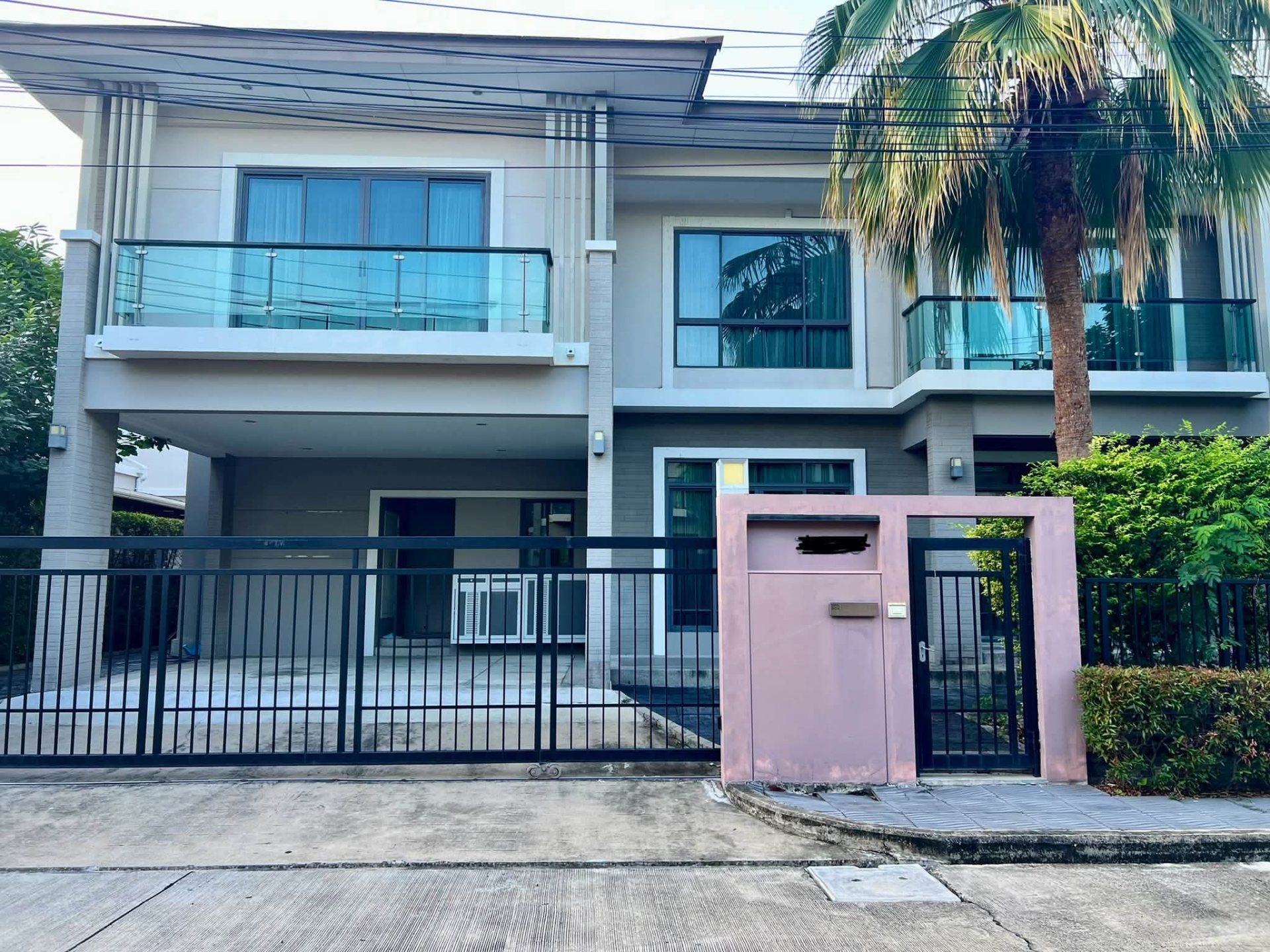 rent and sale in The Palm Pattanakarn