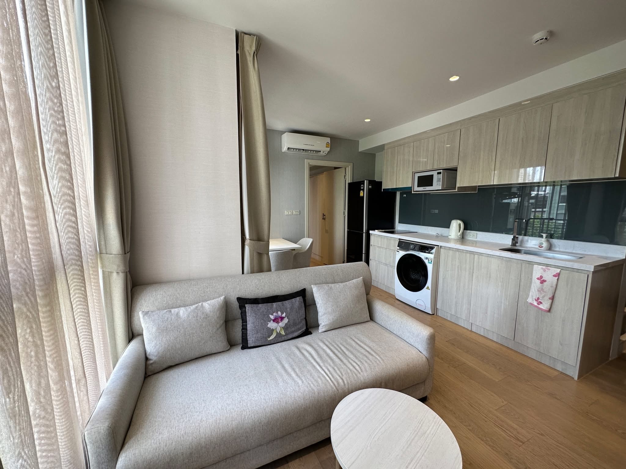Runesu Thonglor 5