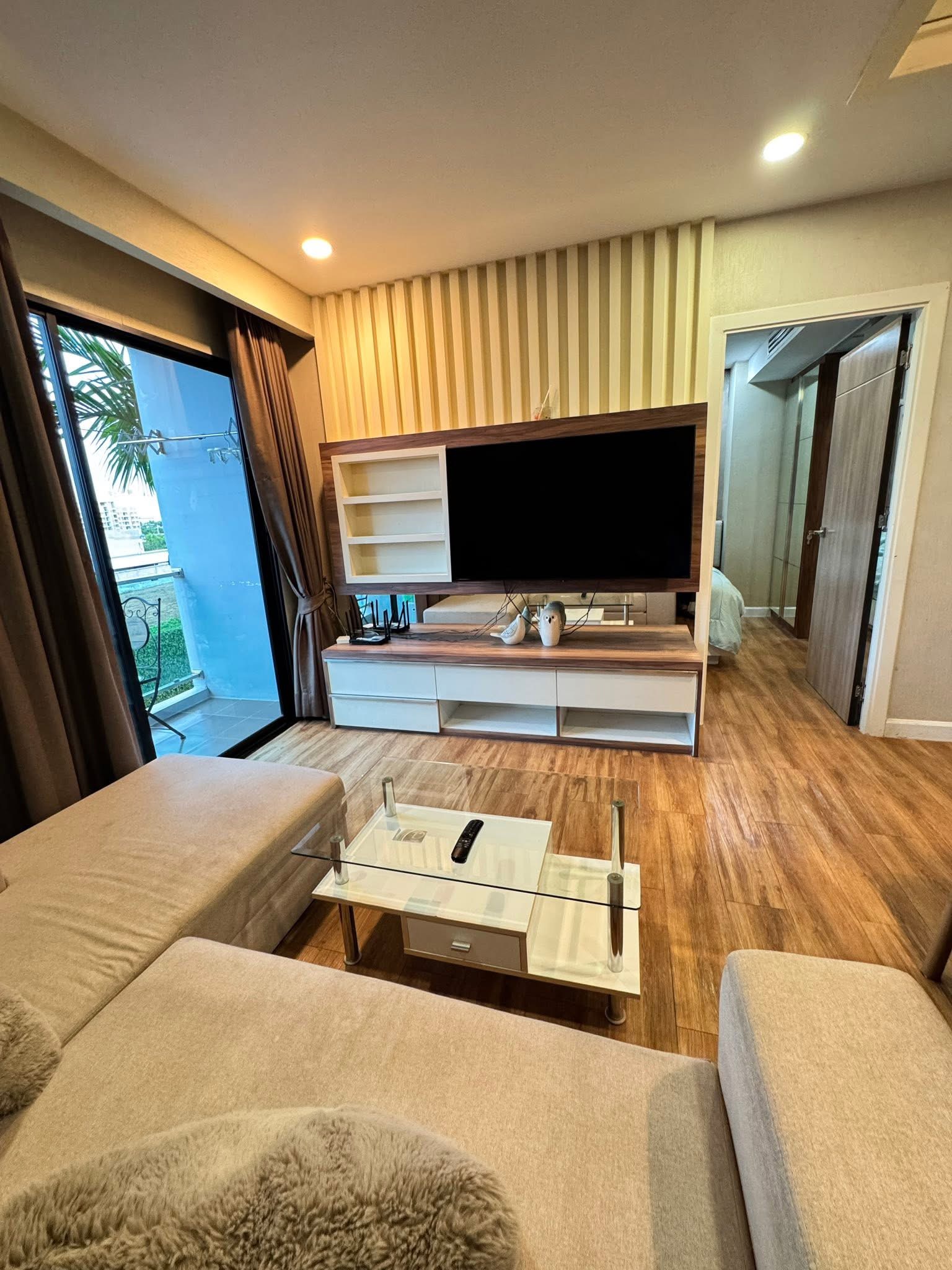 Dusit Grand Park l