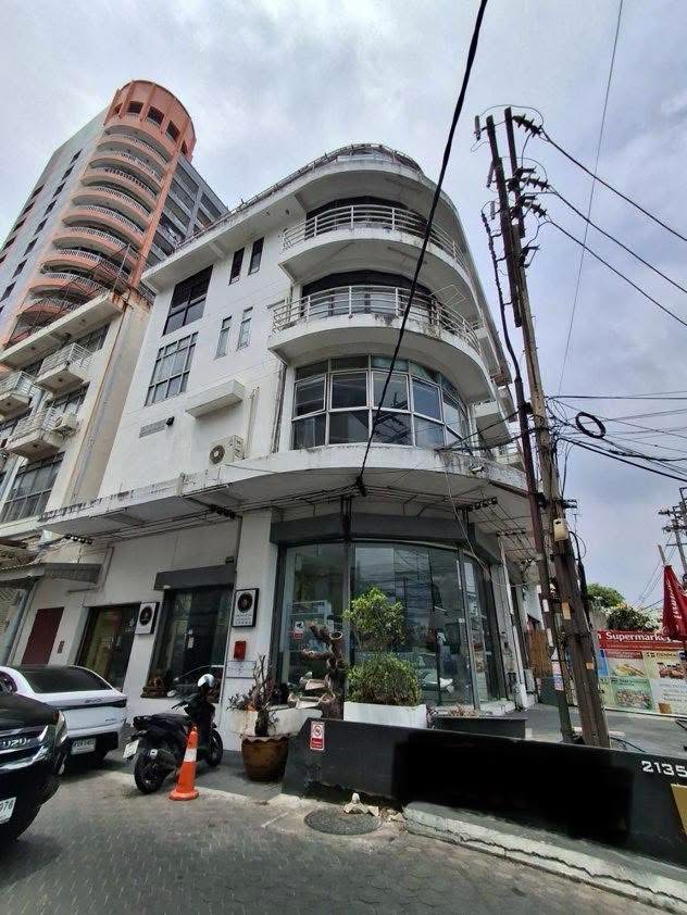 Two adjoining shophouses for rent (corner unit)