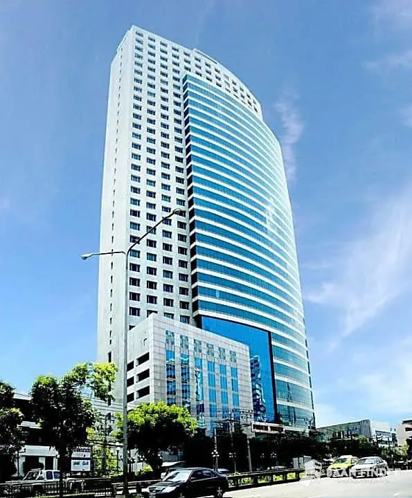 x2 Offices available in Forum Tower | Huai Khwang