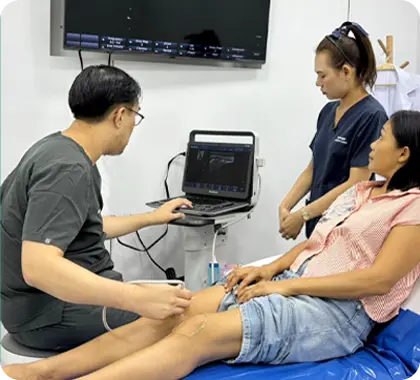 คุณหมอตรวจดูอาการเข่าเสื่อม