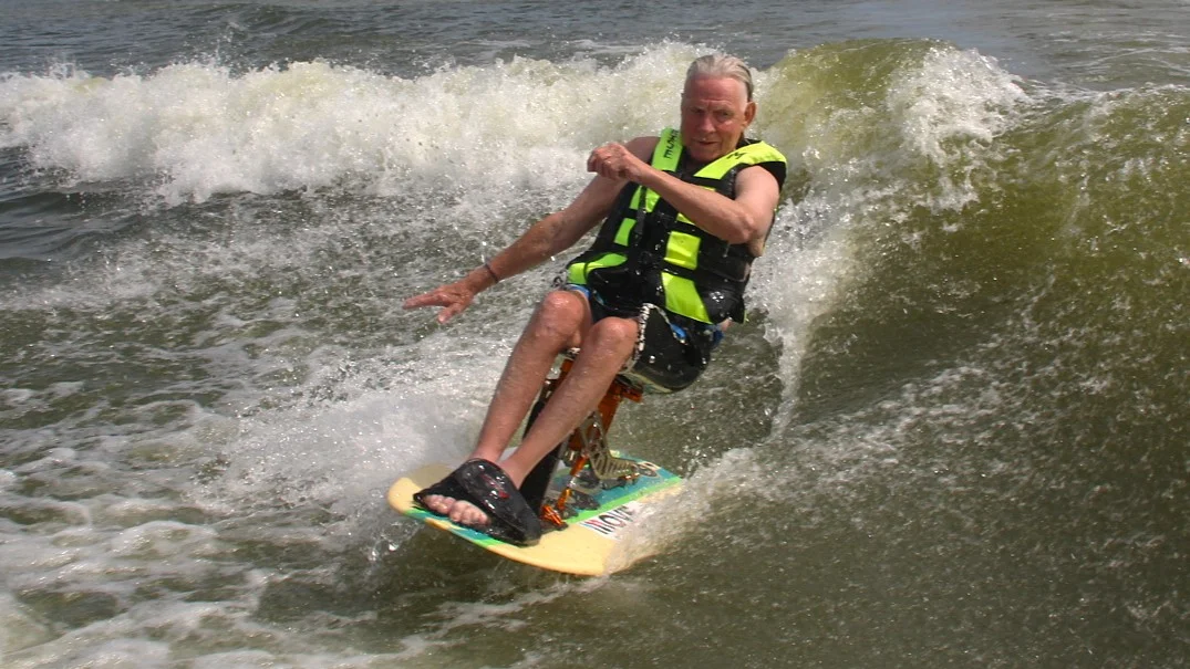 Wakesurfing