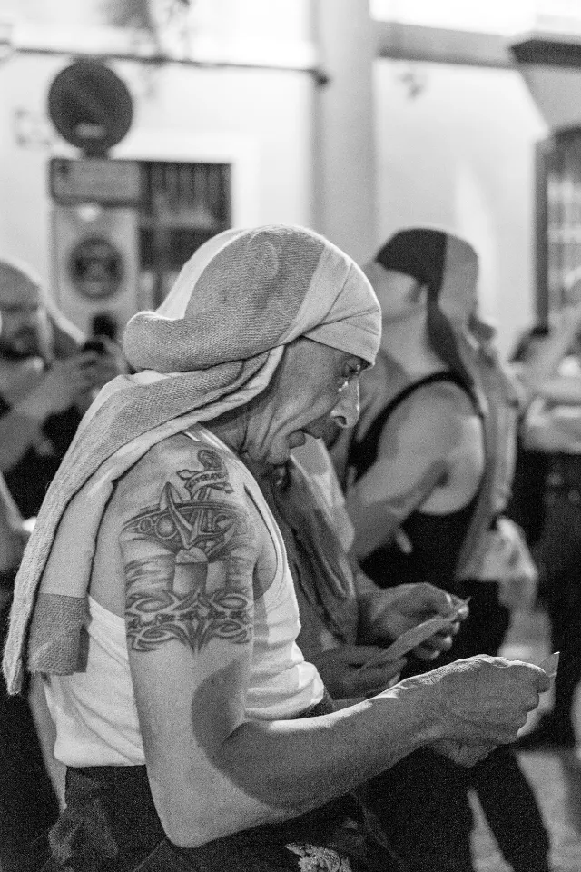 Semana Santa. Sevilla. Capataces y costaleros II.
