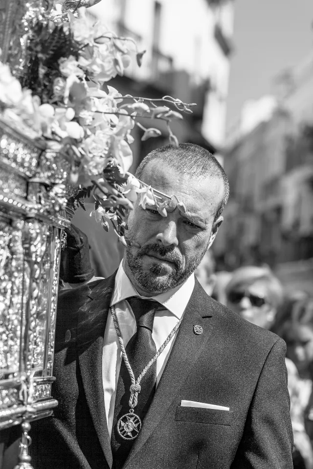 Semana Santa. Sevilla. Capataces y costaleros II.