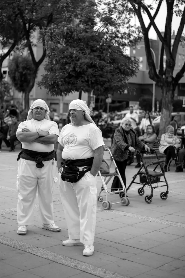Semana Santa. Sevilla. Capataces y costaleros II.