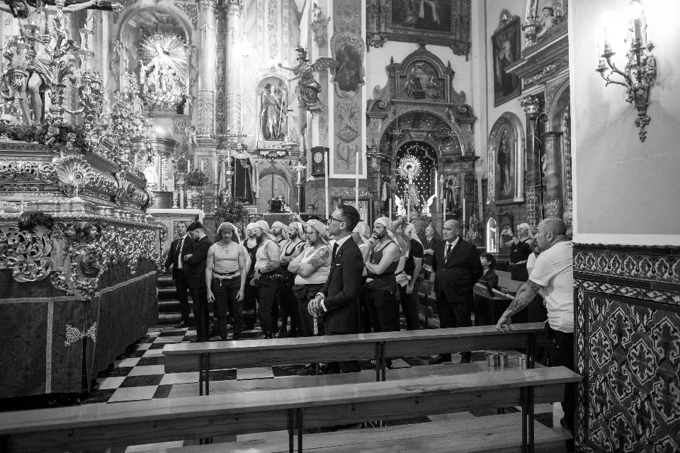 Semana Santa. Sevilla. Capataces y costaleros II.
