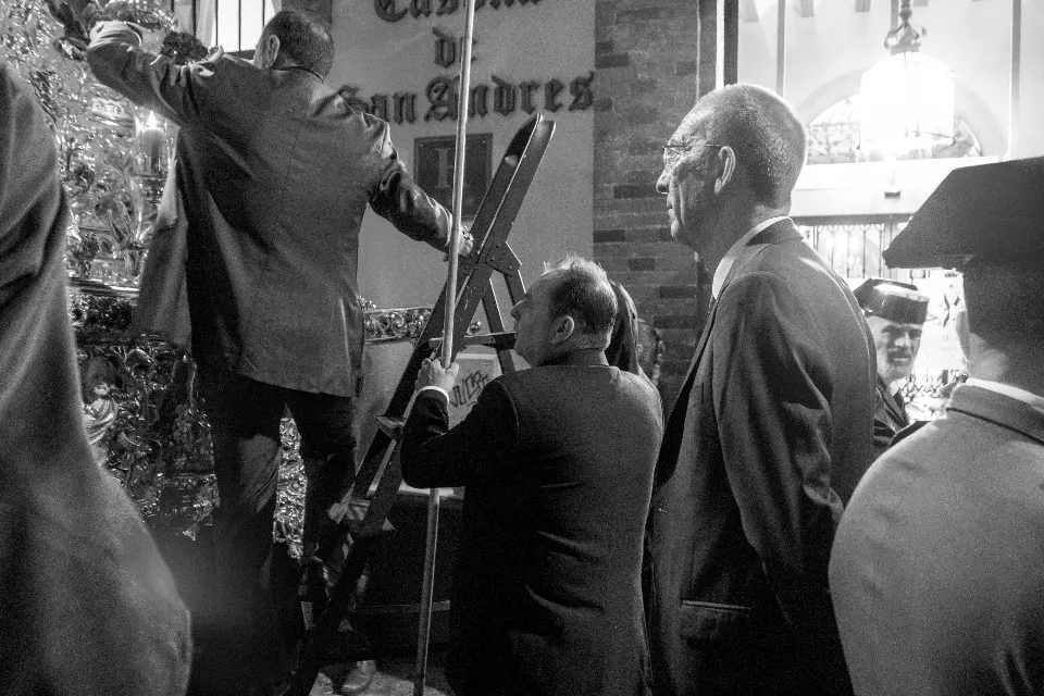 Semana Santa. Sevilla. Capataces y costaleros II.