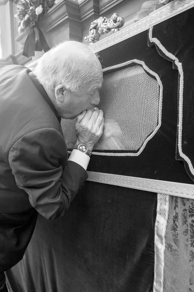Semana Santa. Sevilla. Capataces y costaleros II.