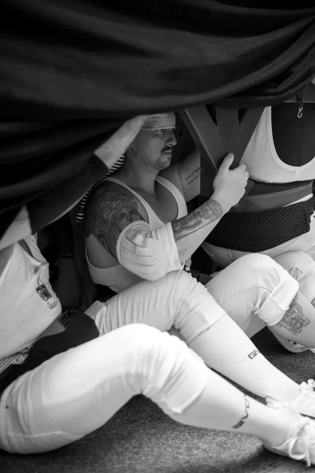 Semana Santa. Sevilla. Capataces y costaleros II.