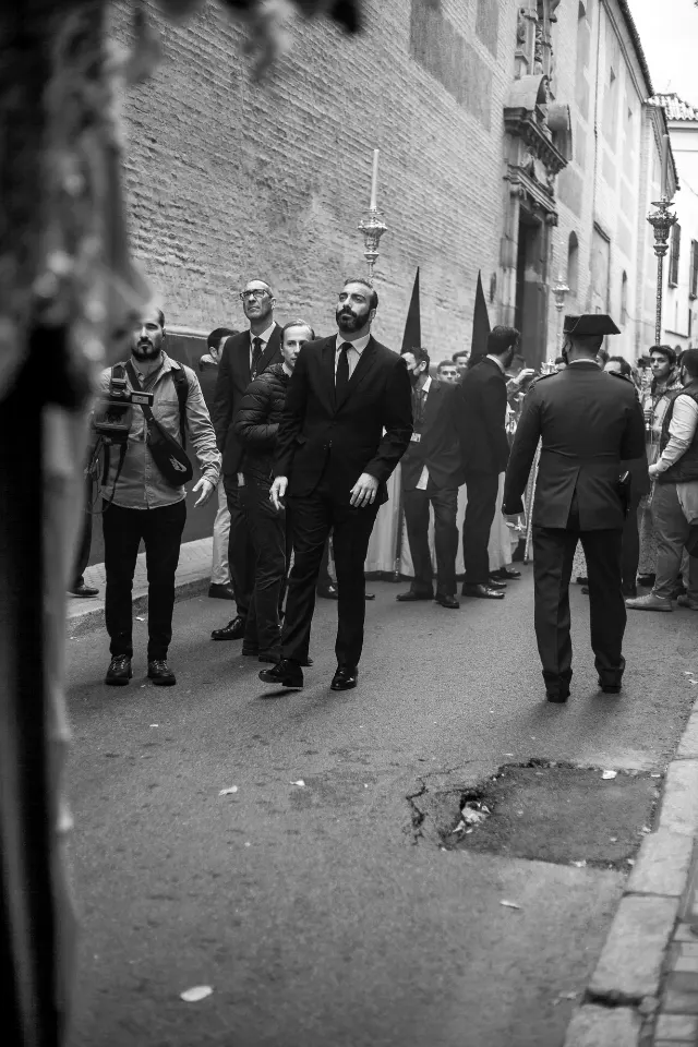 Semana Santa. Sevilla. Capataces y costaleros II.