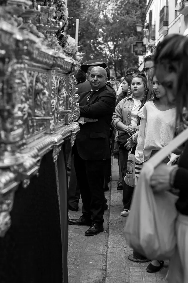 Semana Santa. Sevilla. Capataces y costaleros II.