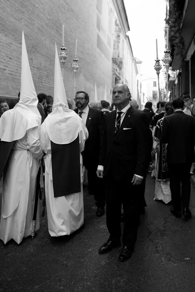 Semana Santa. Sevilla. Capataces y costaleros II.