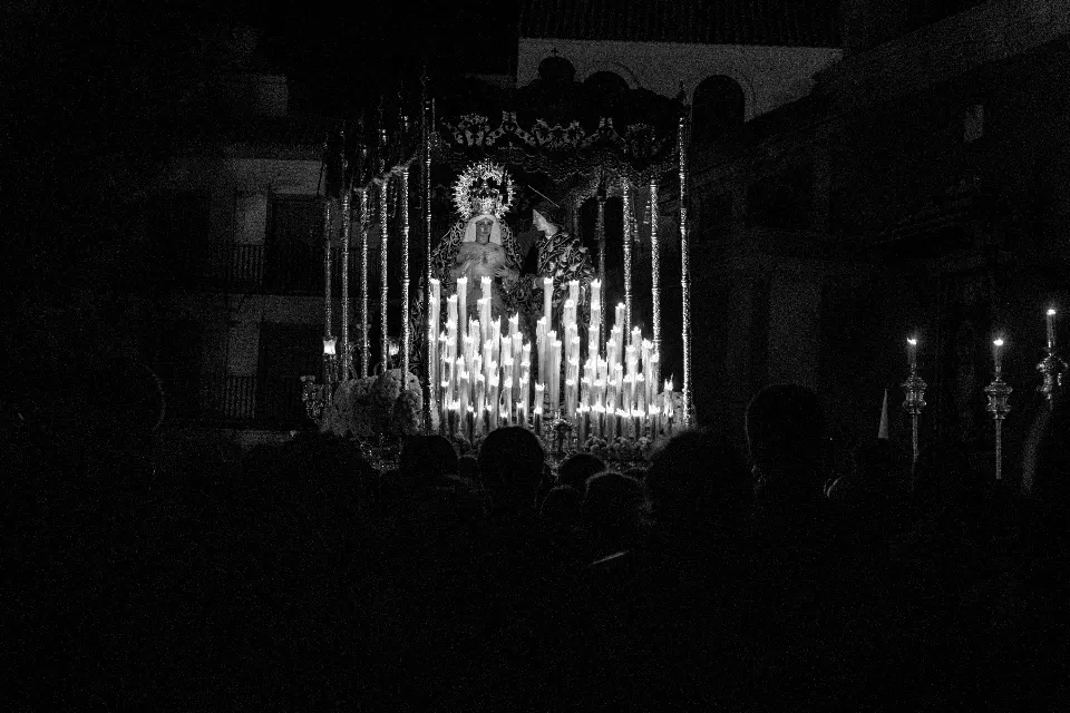 Semana Santa. Sevilla. Las miradas del amor II: