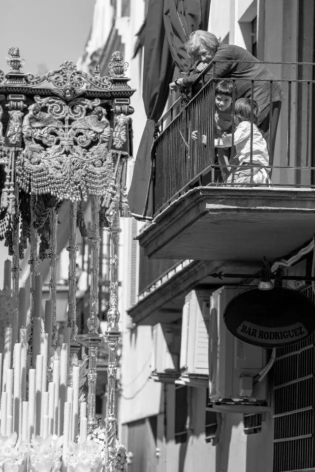Semana Santa. Sevilla. Las miradas del amor II: